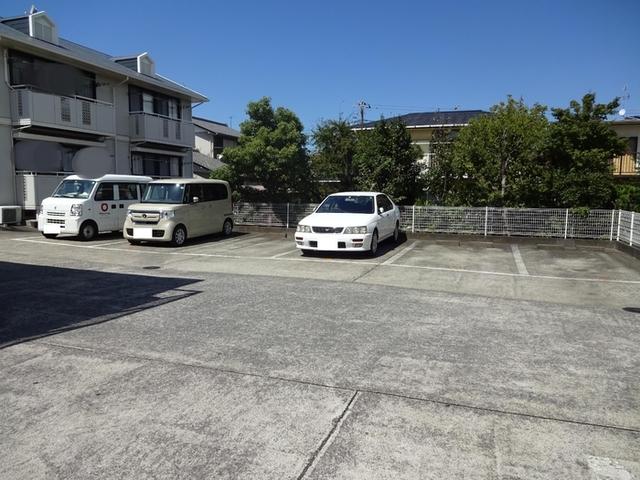 ヴェルディ清見台　ＡＢ（B202） 駐車場