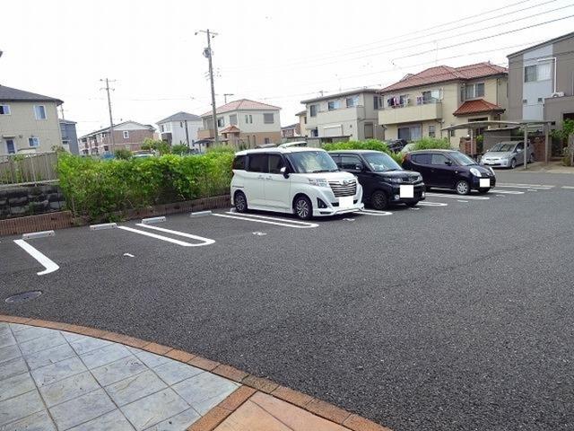 セレーノ（302） 駐車場