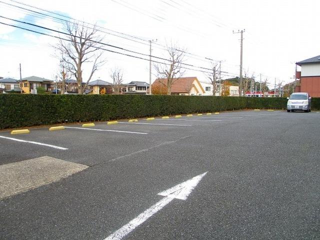 グランデージ長浦（3A） 駐車場