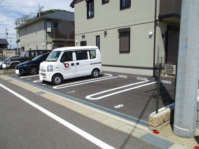 プルメリア（103） 駐車場