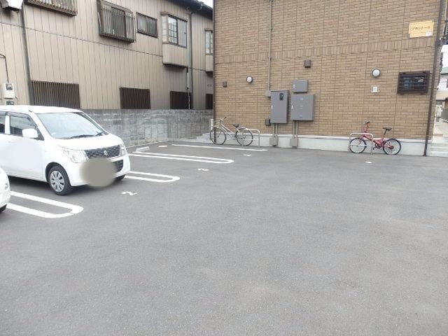 プランドール（203） 駐車場