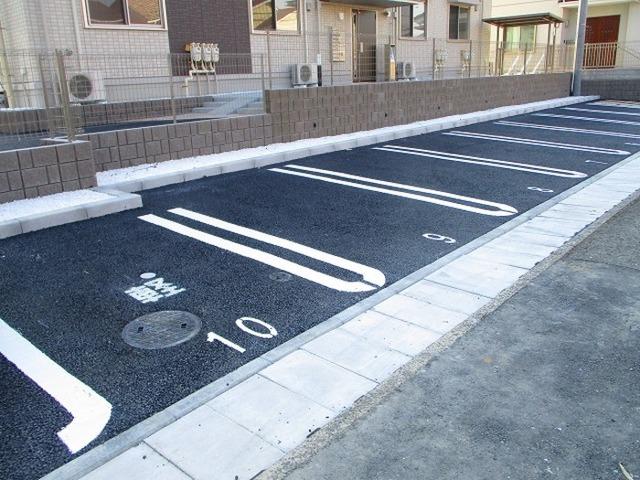 フローラ（103） 駐車場