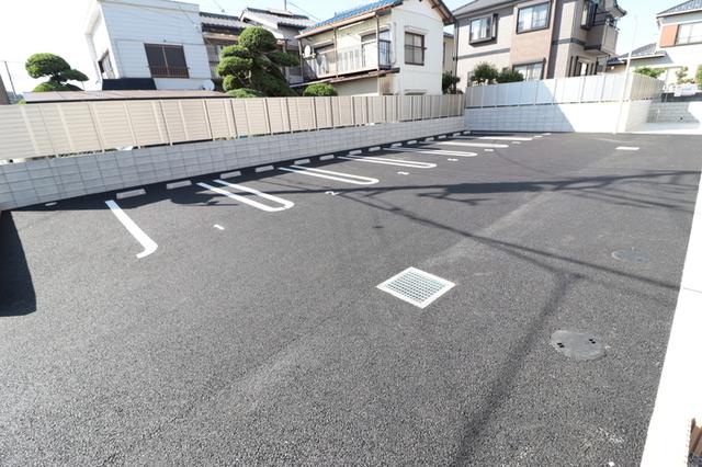フォルモント（305） 駐車場