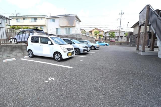 コモドカーサ　Ａ（101） 駐車場