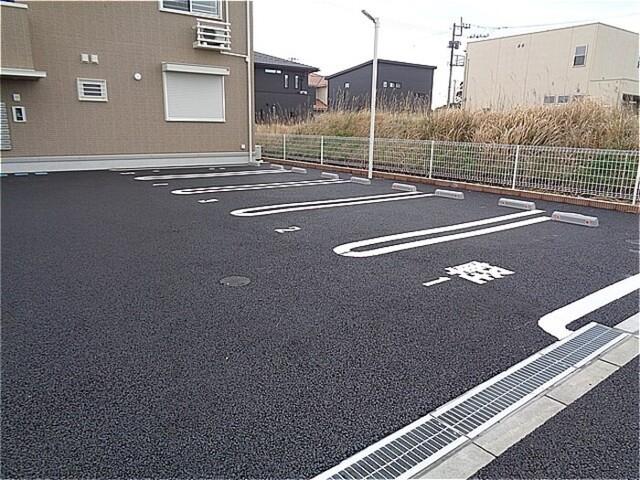 エストレーラ金田西（102） 駐車場