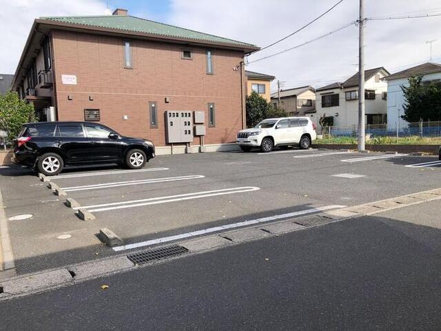 パークフロント八幡（202） 駐車場