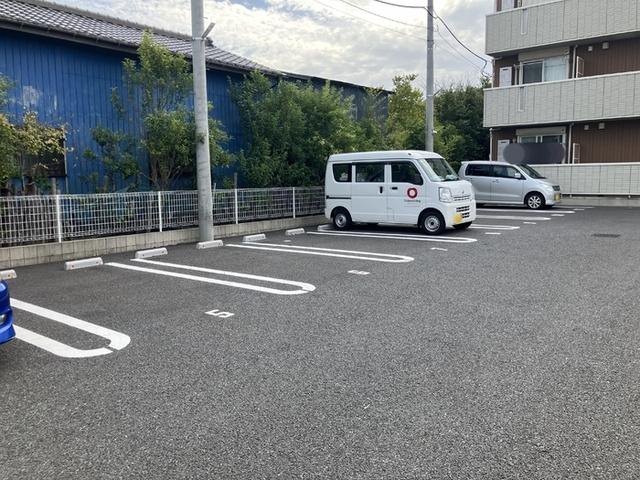 アリエッタ（102） 駐車場