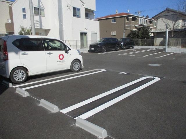 フォレストウッド　B棟（101） 駐車場