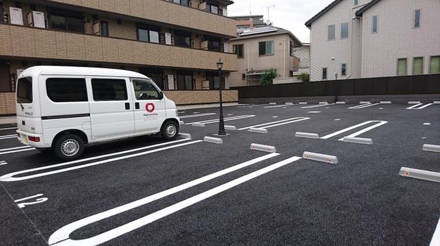 ラテル（305） 駐車場