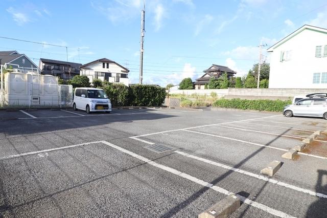 ビューコート学園台（303） 駐車場