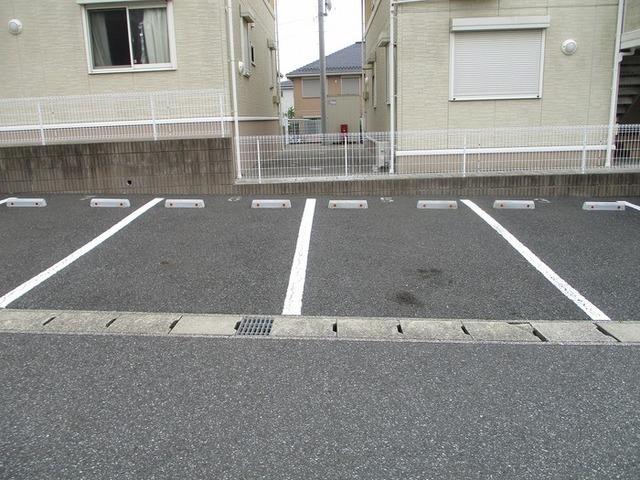 アンソレイエ　西館（101） 駐車場