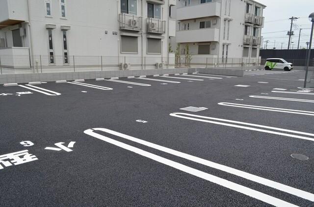 D-ROOM君塚ⅠA（203） 駐車場