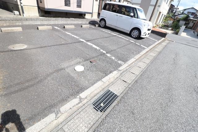 ＮＪ・Ｃｏｕｒｔ（202） 駐車場