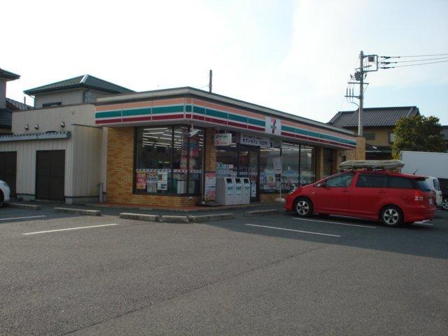 セブンイレブン千葉古市場店：238m