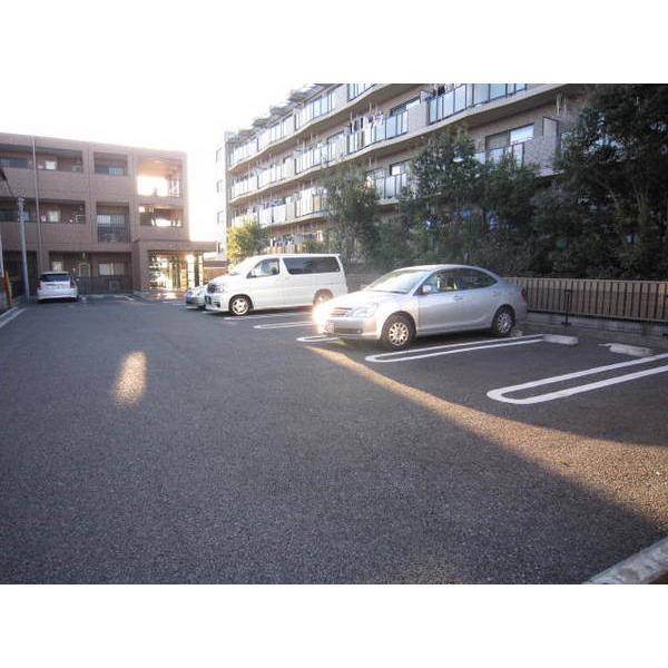 ツウインズ２（303） 駐車場