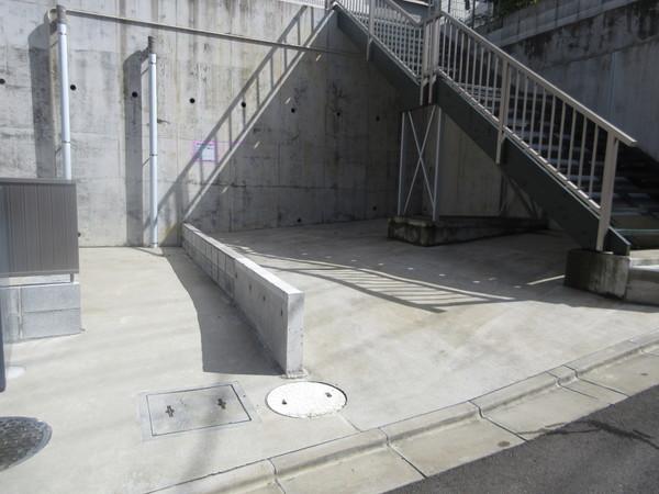 サンテラス実籾本郷（1） 駐車場