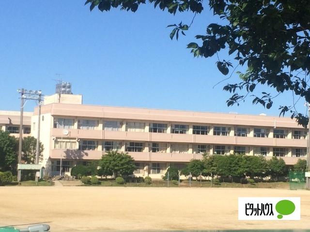 船橋市立二宮中学校：1072m
