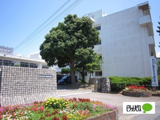 習志野市立袖ケ浦西小学校：672m