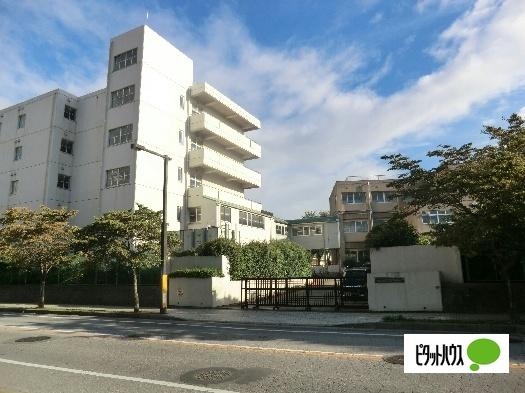 八千代市立新木戸小学校：924m