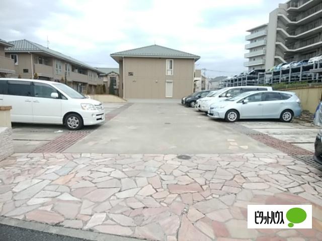 エアリーガーデンC棟（102） 駐車場