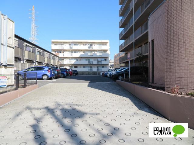 ドルファーズ 駐車場