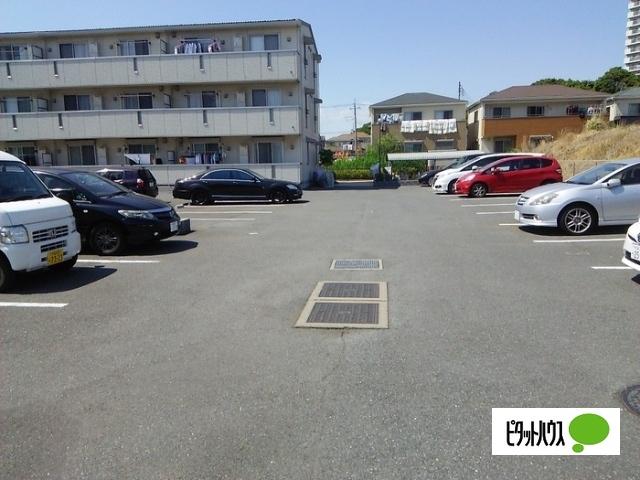 クロシェットＡ（301） 駐車場