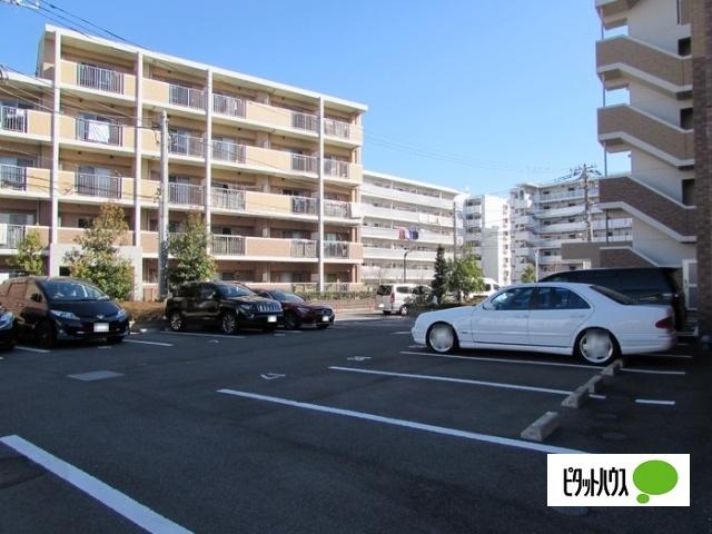ベルファミーユ高根台Ⅱ（505） 駐車場