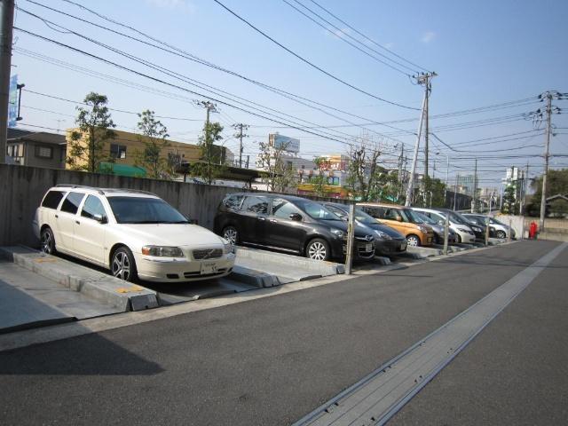 アデニウム津田沼 駐車場