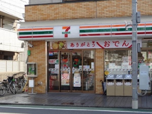 セブンイレブン大田区羽田店：448m