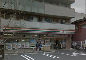 セブンイレブン大田区西蒲田店：156m