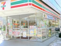 セブンイレブン京急蒲田駅前店：205m