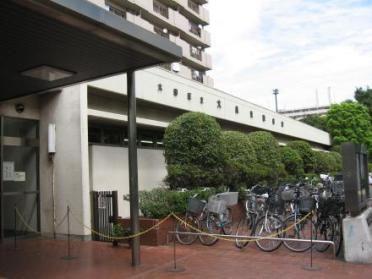 大田区立大森東図書館：951m