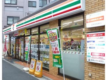 セブンイレブン大田区西蒲田4丁目店：221m