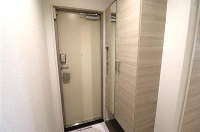 Skye residence塚越（ｽｶｲｴﾚｼﾞﾃﾞﾝｽﾂｶｺﾞｼ）（402） 玄関