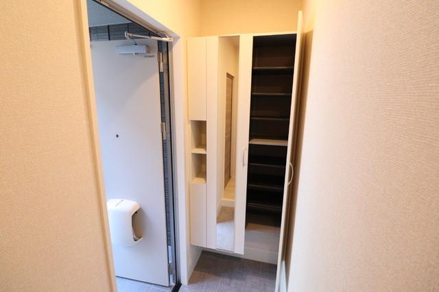 マイマリン（102） 玄関
