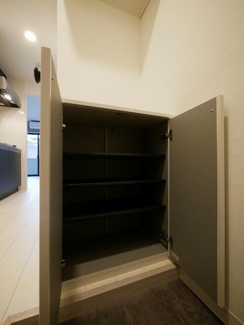 ＴＨＥ　ＣＬＡＳＳ　ＯＭＯＲＩ　ＲＥＳＩＤＥＮＣＥ（503） 玄関
