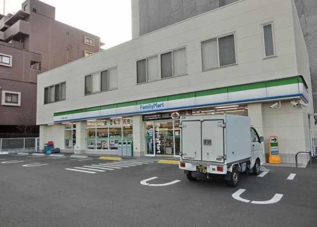 ファミリーマート仲六郷第一京浜店：102m