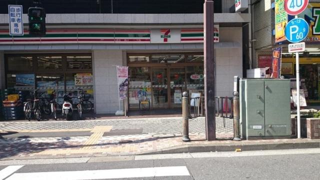 セブンイレブン蒲田駅前店：87m