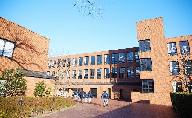 私立香蘭女学校中学校：613m