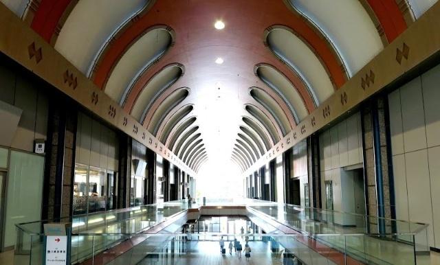 川崎市立川崎図書館：719m