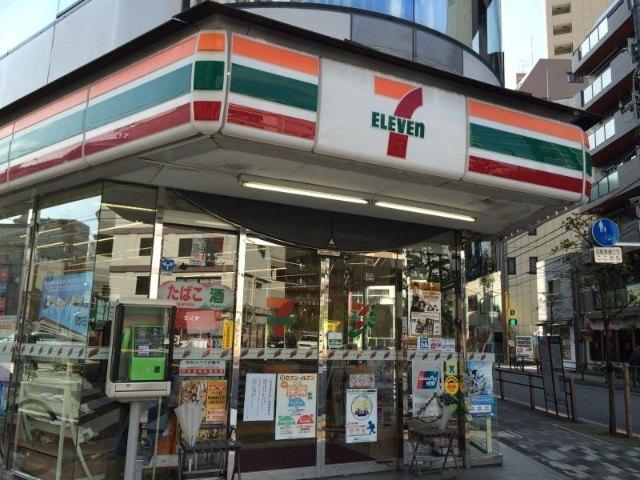 セブンイレブン京急蒲田駅前店：66m