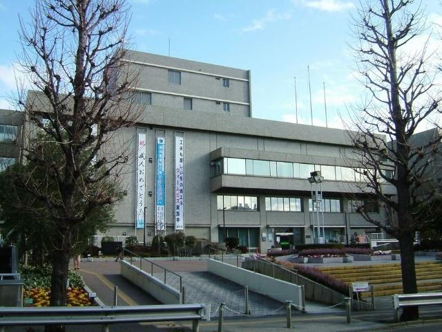 品川区役所：626m