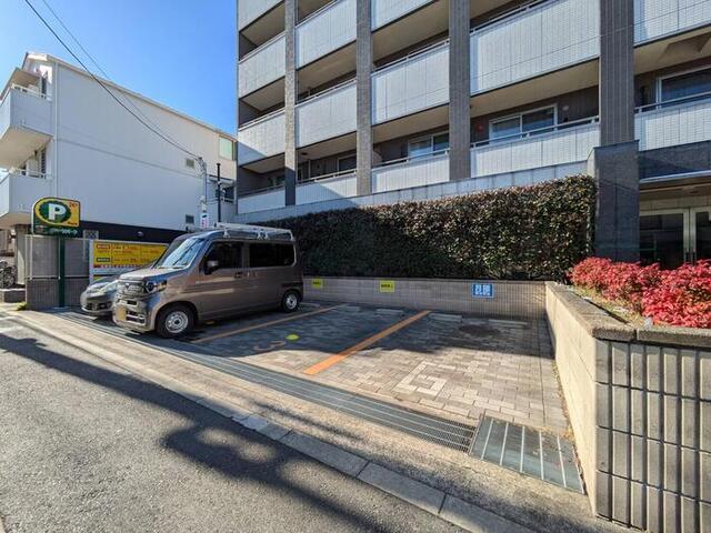 グリーンアベニューⅤ（402） 駐車場