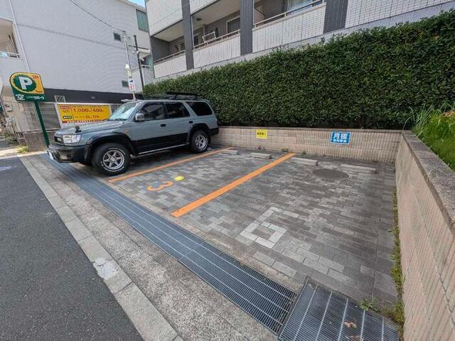 グリーンアベニューⅤ（402） 駐車場