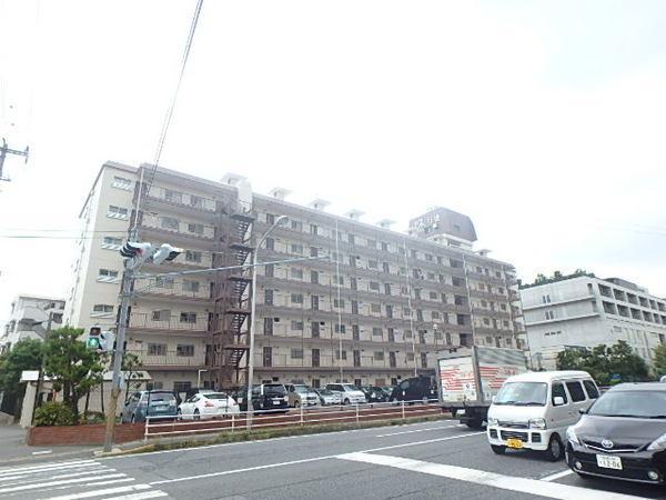 南東向きにつき陽当り良好です。