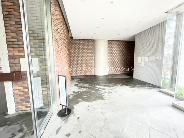 モダンテイストなエントランス。