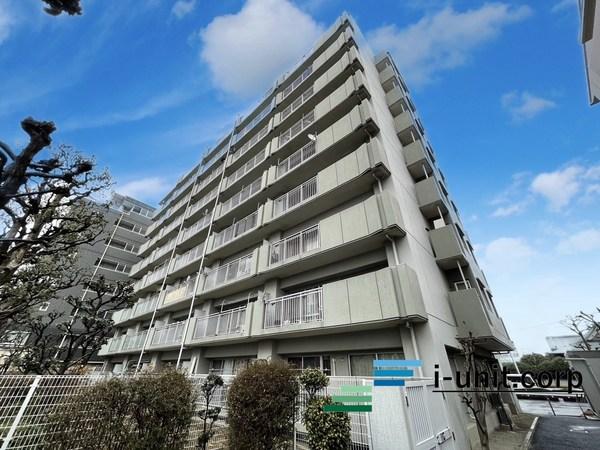 周辺には商業施設が充実しており安心です。