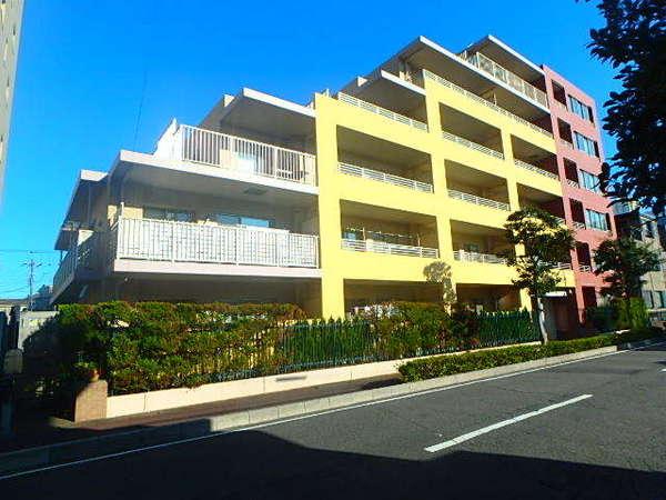 南東向きで陽当たり良好です。