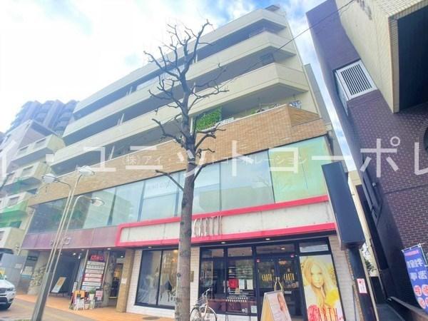 JR総武線「市川」駅より徒歩6分です。
