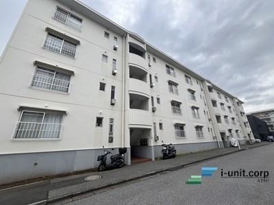 小学校まで徒歩5分！お子様の通学も安心ですね。